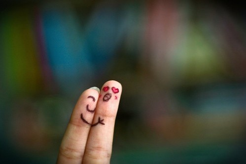 finger,hand,love,fingers,cute,hug-a9a9599b05b76aaac6c9c798689058e9_h.jpg
