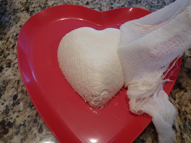 unmolding Coeur a la Creme ButterYum
