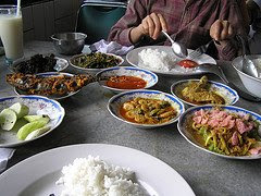 Makan Hidang