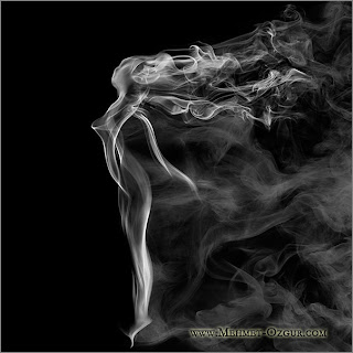 Arte com fumaça de cigarros
