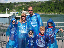 Family at Niagra Falls