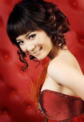 Foto Artis Cantik Bunga Zainal celebrity picture Style