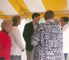 Photo puts Mitt Romney at Planned Parenthood Event