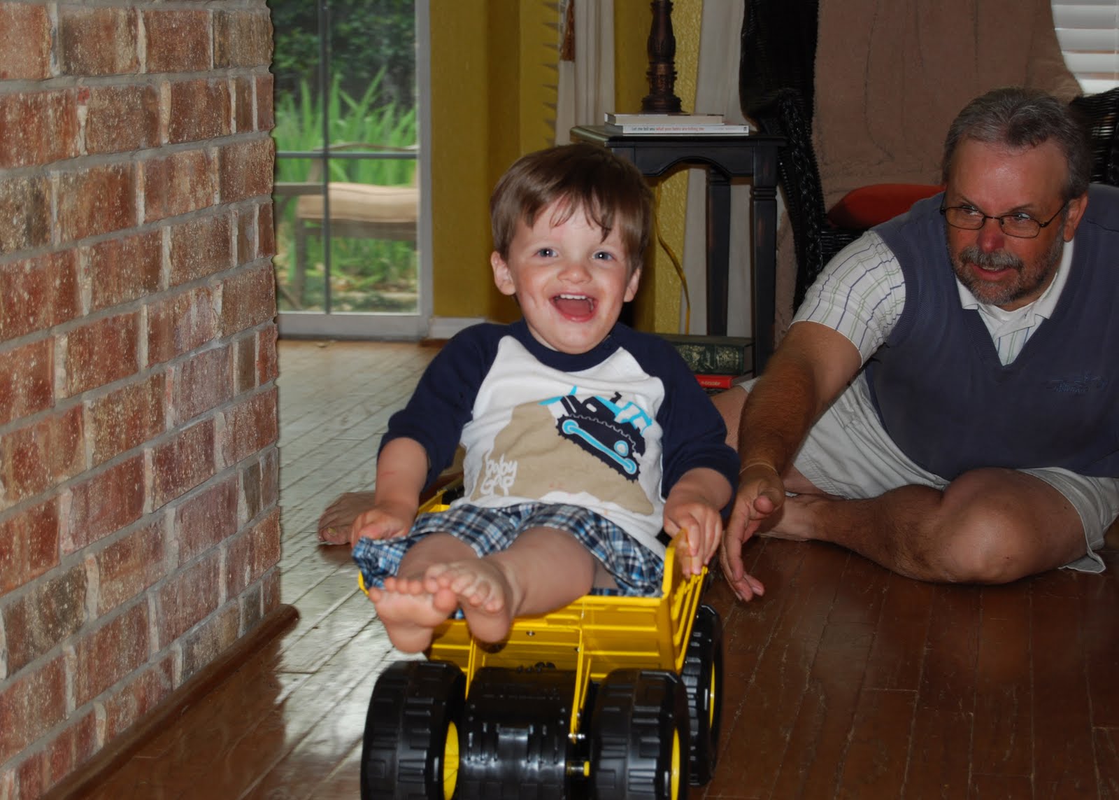 Momfessionals: CAUTION! BIRTHDAY ZONE