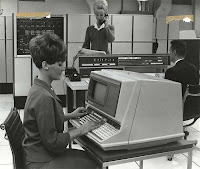 http://4.bp.blogspot.com/_1Ujh5PNXmfY/TH_7sB4uD6I/AAAAAAAAAjQ/0VdQ25mxpg8/s1600/old+computer.jpg