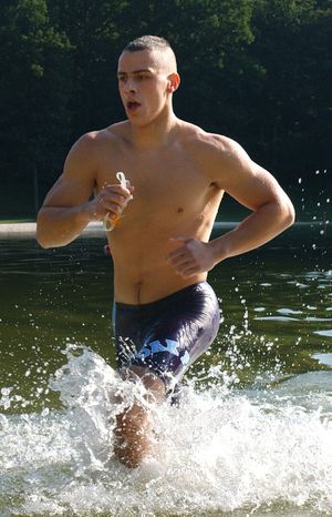 [300px-Soldier_running_in_water.jpg]