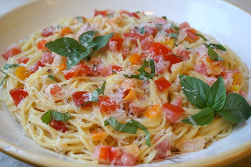 Smokin' Oven Raw Tomato Sauce with Angel Hair Pasta