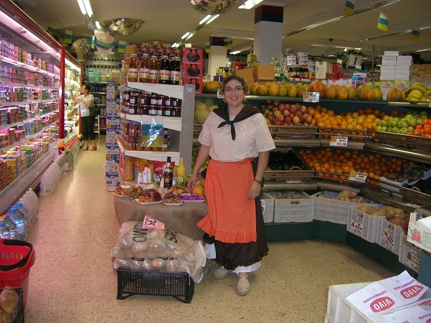 Día de Canarias en un Supermercado de Guía por Evelia Álamo Quintana