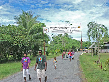 Main road into Lido village