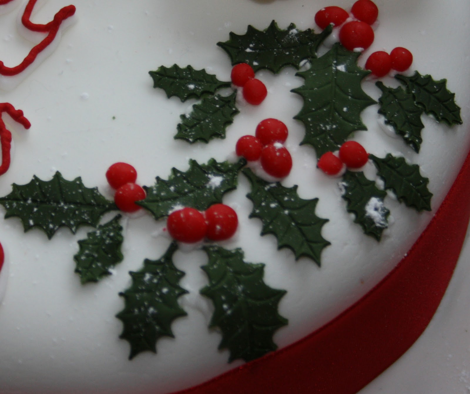 Decorating the Christmas Cake Bex in Sugarland
