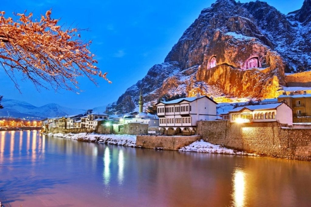 [amasya1.JPG]