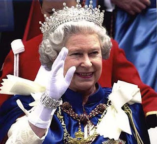 FACEBOOK-DE-LA-REINA-ISABEL-DE-INGLATERRA