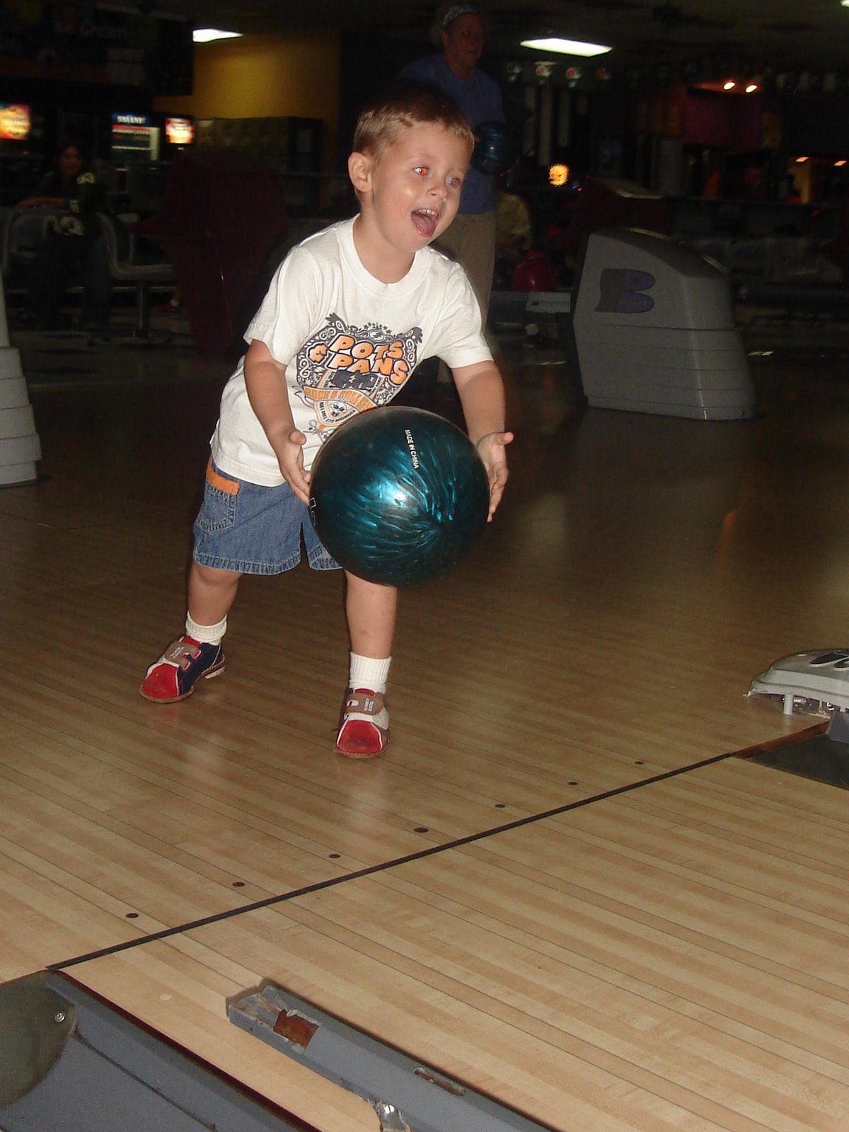 [Josh,+Hannah+bowling+2.jpg]