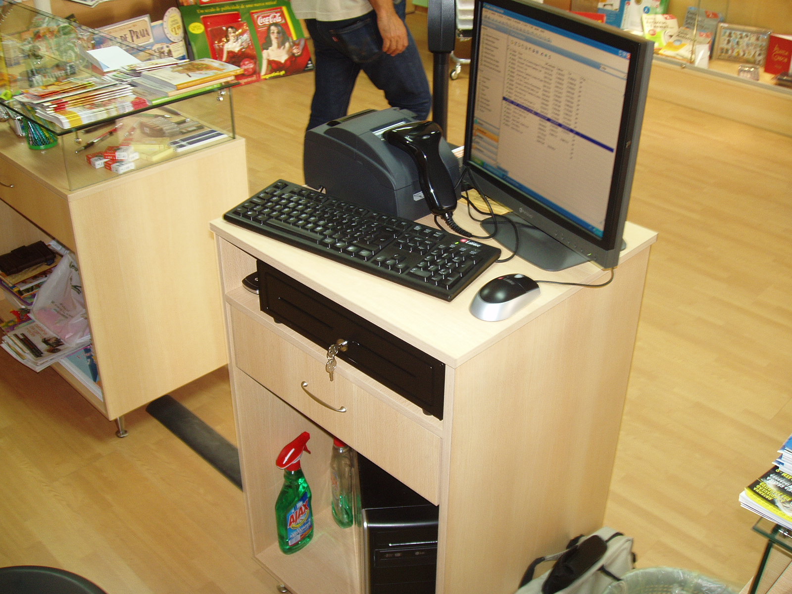 [P9060049.JPG]