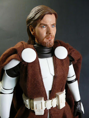 Sideshow 12" General Obi-Wan Kenobi in clone trooper armor with his light 