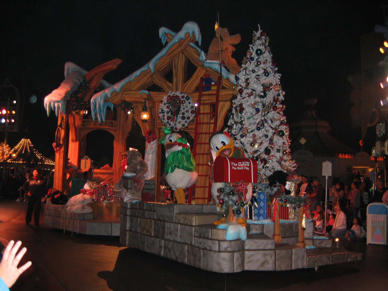 [Christmas+at+Disneyland+2008+(12).jpg]