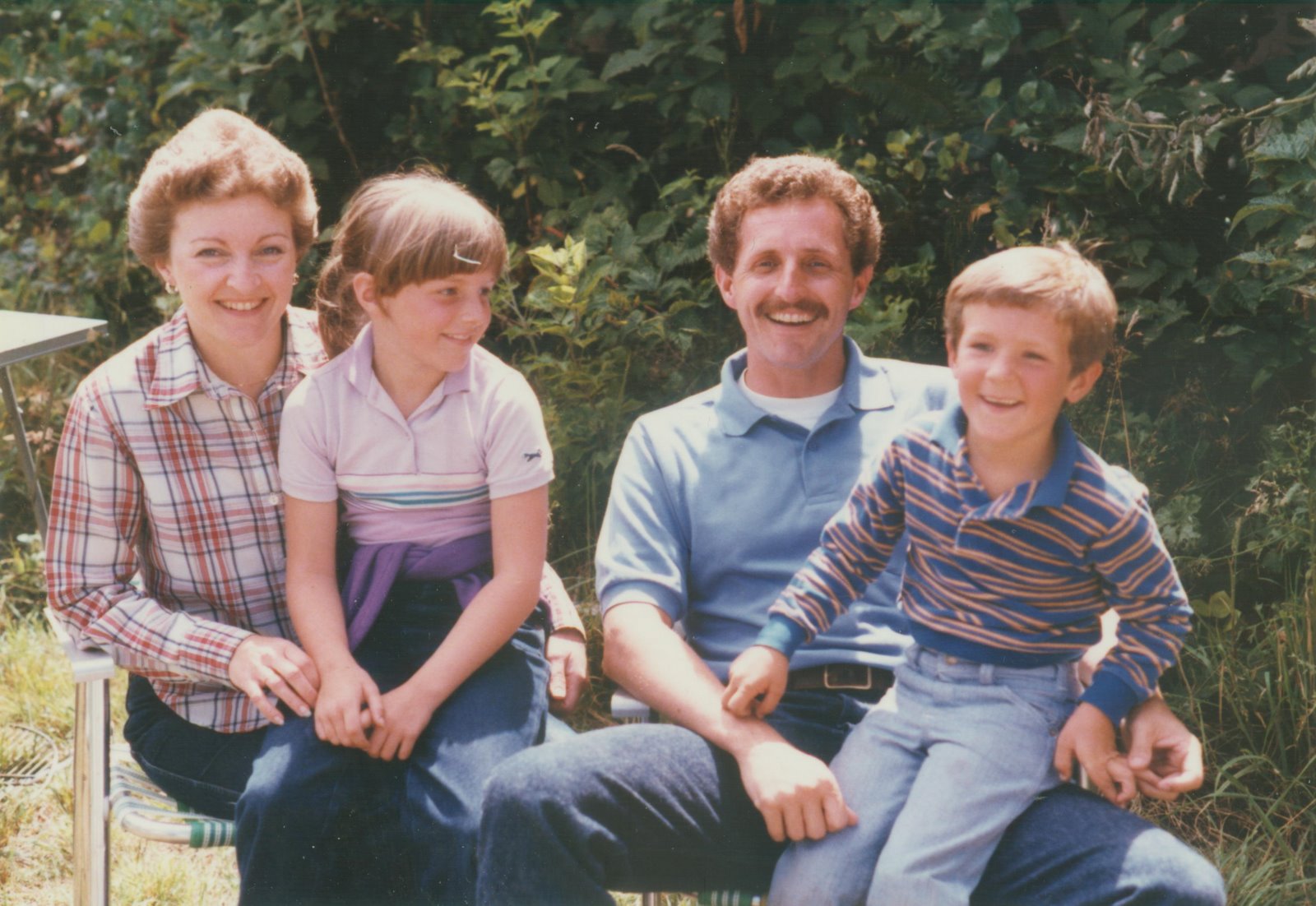 [familycamping.jpg]
