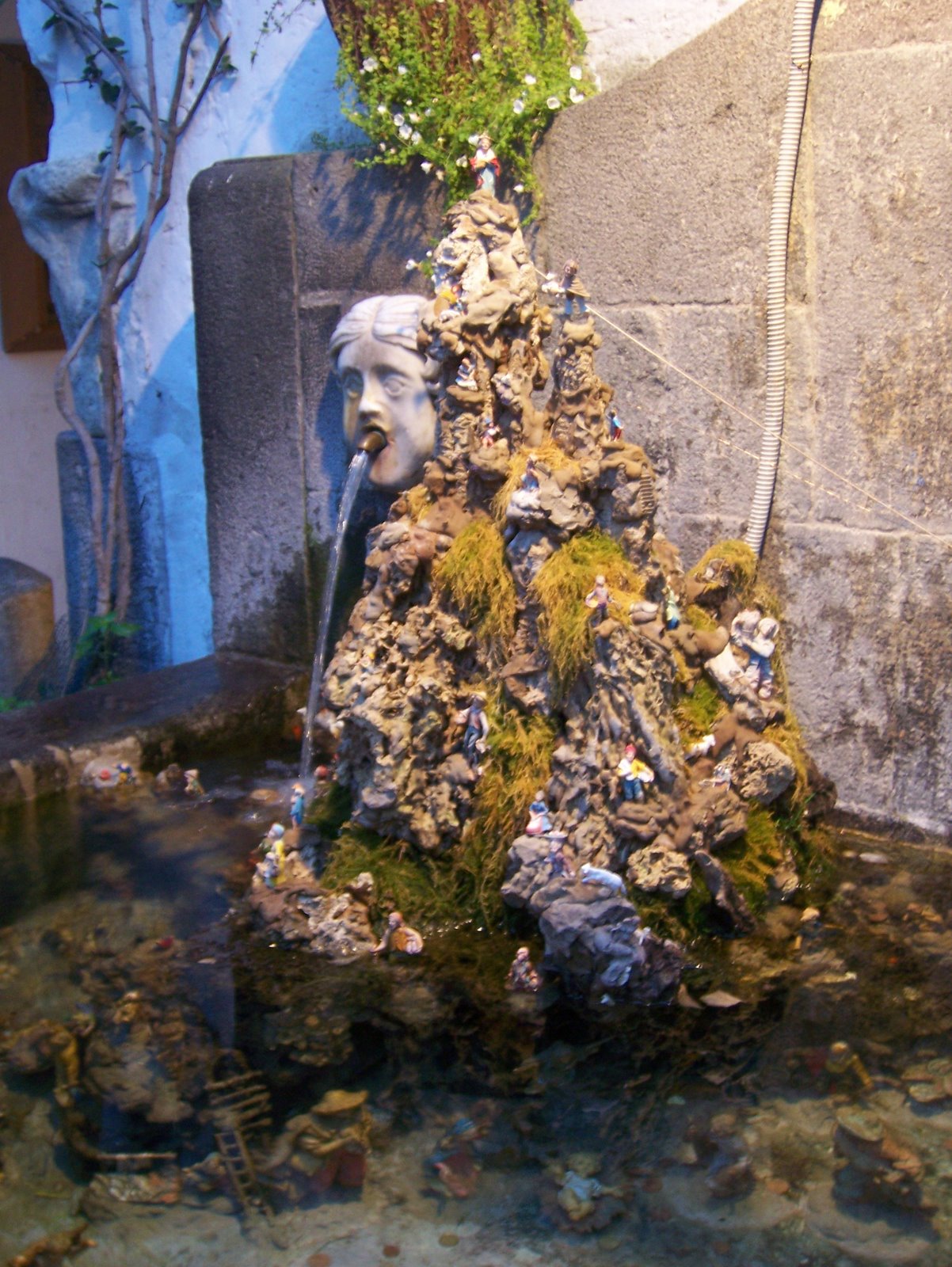 [Fountain+Nativity1.JPG]