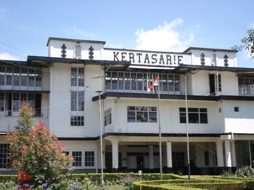 Kertasarie te Factory