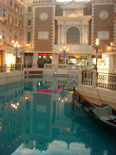 Posted by Gaurav Jain : Thrilling experience @ Macau, China ( Las Vegas of Asia ) : The Venice Reflection inside Venetian @ Macau , China