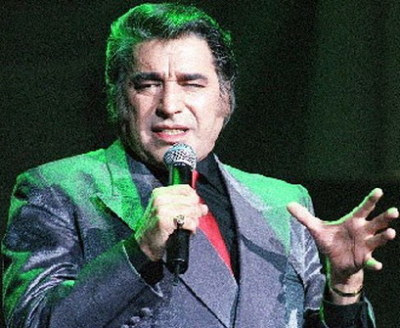 http://4.bp.blogspot.com/_227YKffSo0s/Sl4WvTeSZ2I/AAAAAAAAIIg/W665-U6AljY/s400/Cantante+Sandro.jpg