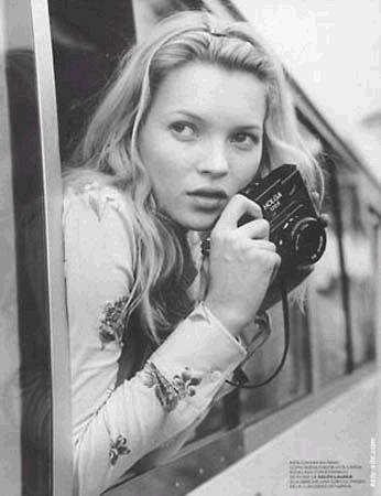 [kate+moss+with+camera.jpg]