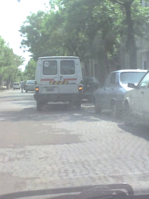 [04-10-07_1109.gif]