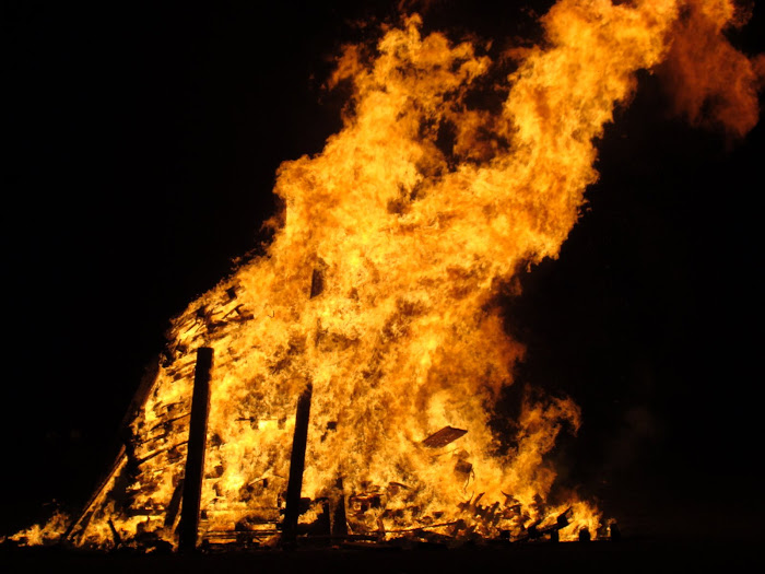 Big bonfire on Swiss National Day