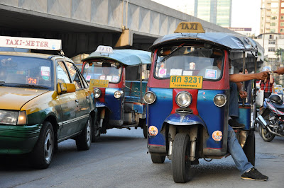 tuktuk bangkok wat