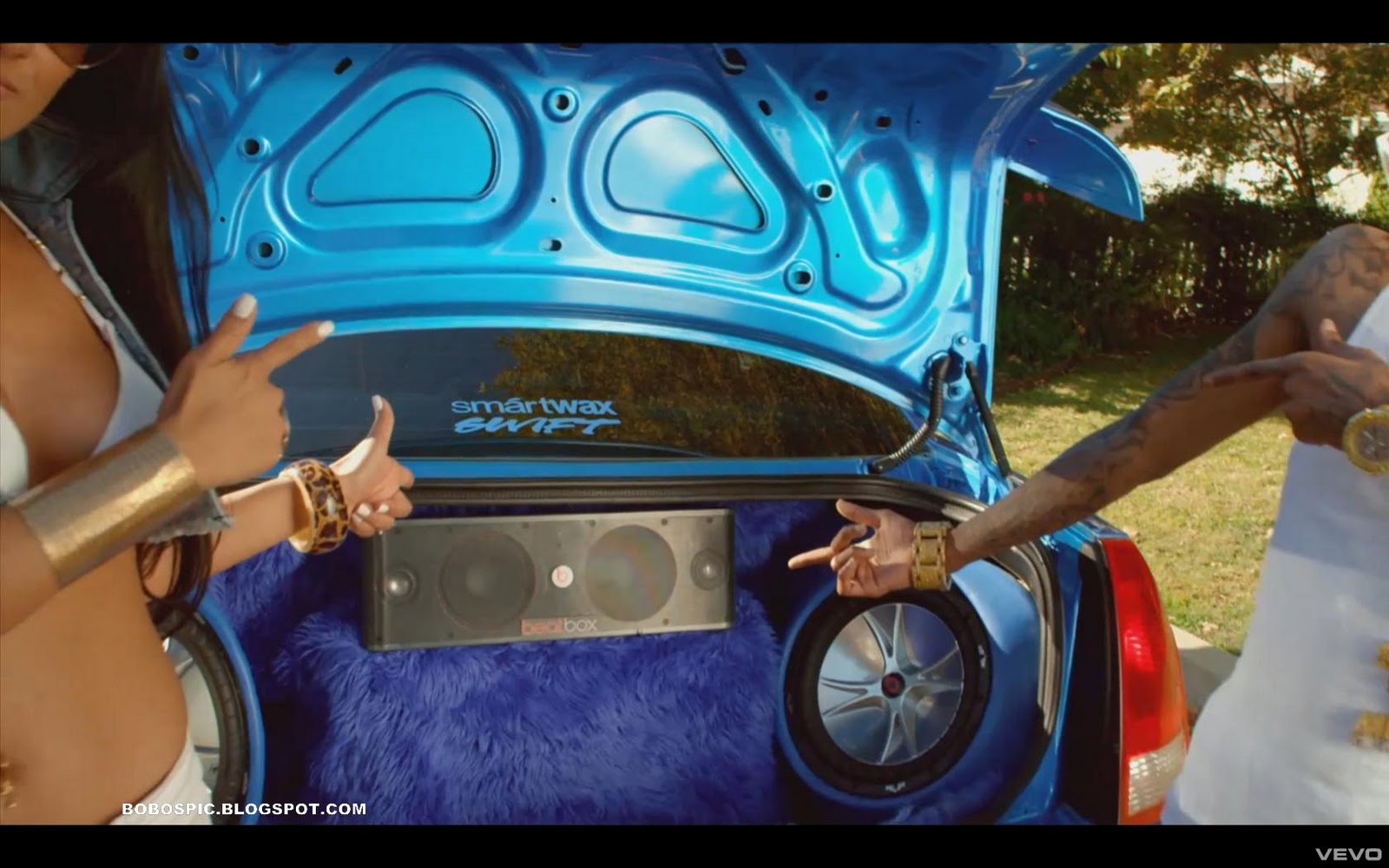 Music Video Pics Soulja Boy Tell'em Speakers Going Hammer video pictures