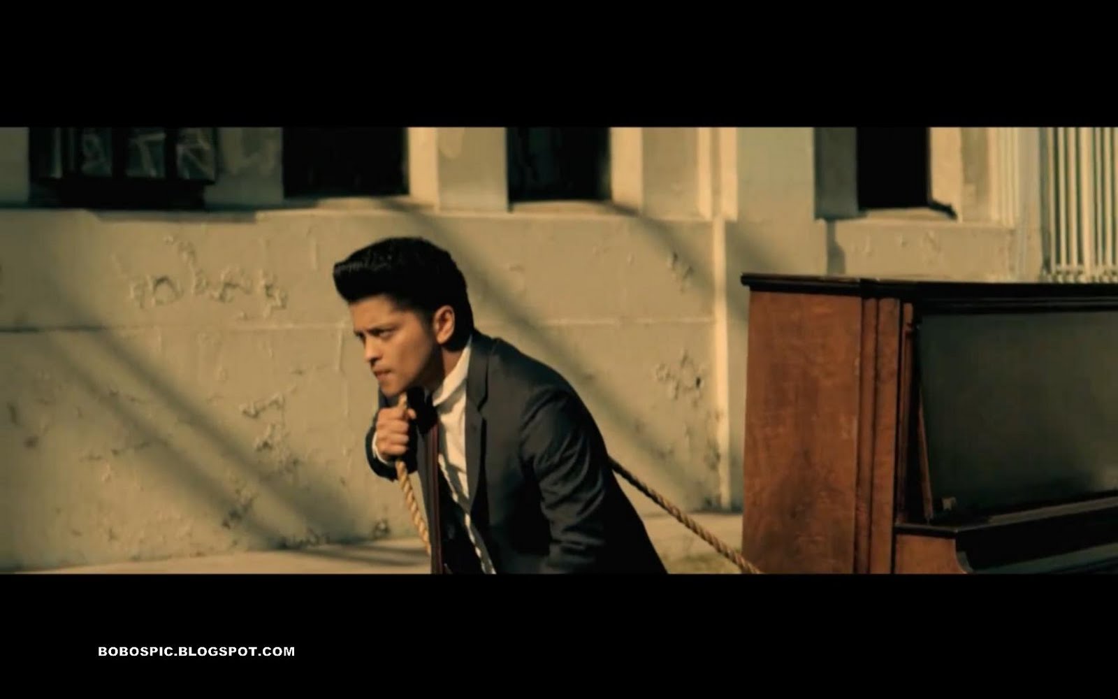 bruno mars grenade Watch the music video for bruno mars' single grenade with lyrics to sing along to. bruno mars grenade Watch the music video for bruno mars' single grenade with lyrics to sing along to.