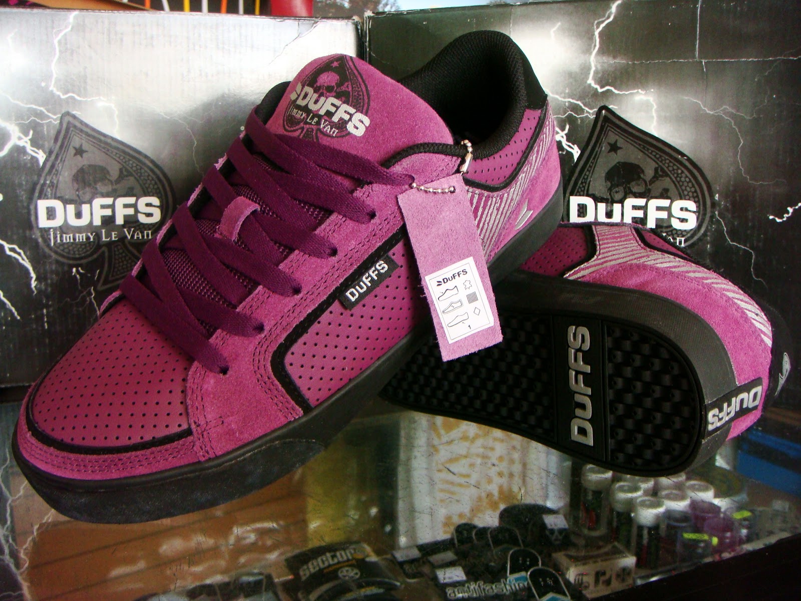 DUFFS Footwear
