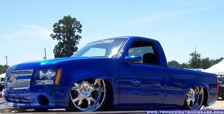 Wild 2000 Chevy Silverado Tuckin 26 Wheels with 07' Tahoe Front End