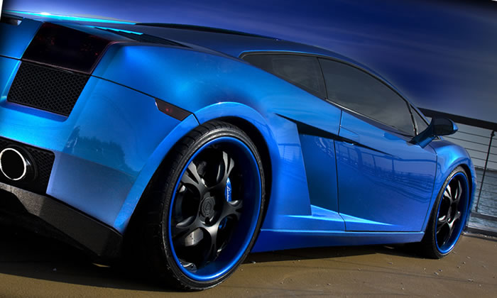 Lamborghini Gallardo in blazing blue There is a right way to customize 