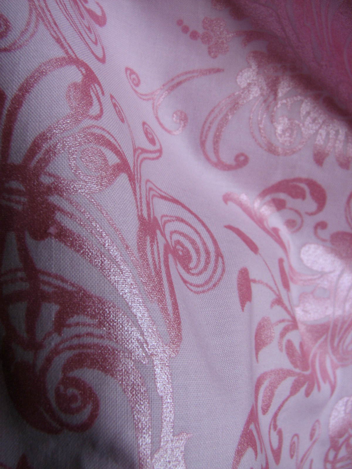 [Pink+Sparkly+Damask+fabric+close+up.jpg]