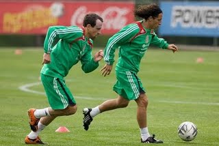 [entrenamiento-de-la-seleccion-mexicana_2[1].jpg]