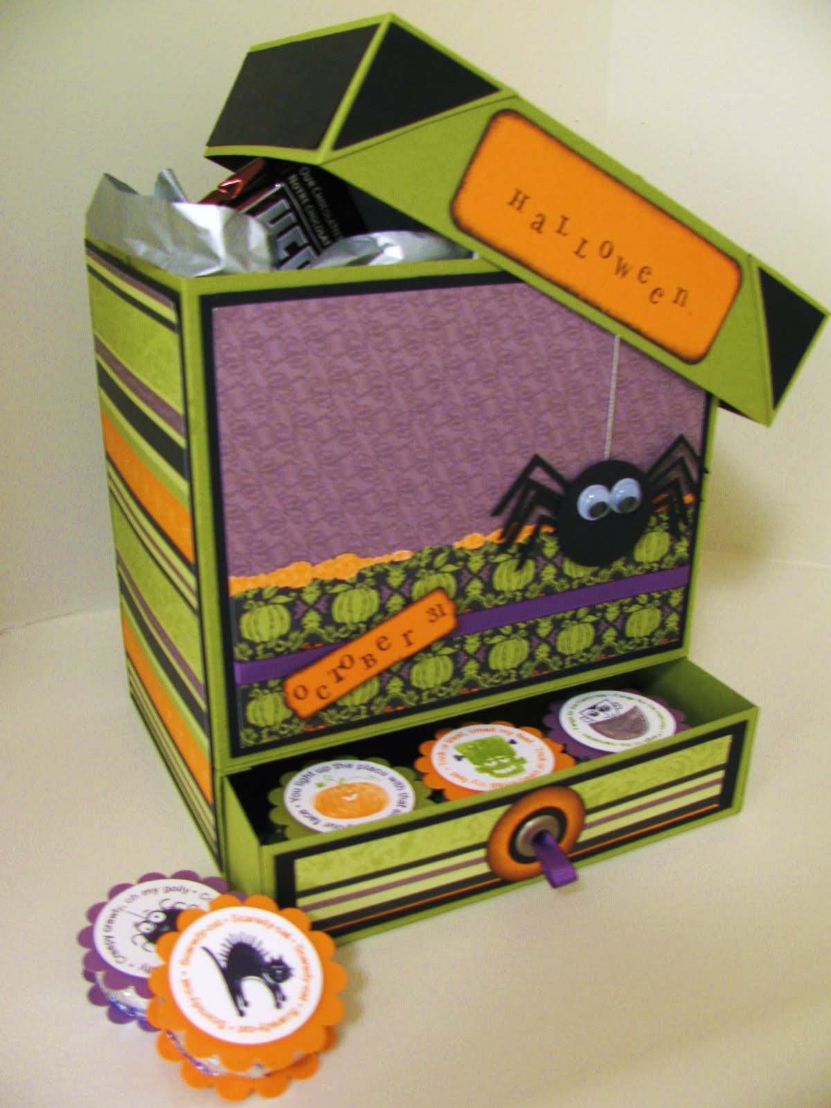 [Spooky+Halloween+Box.JPG]