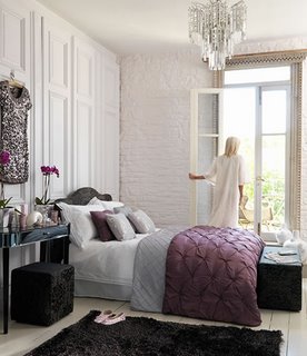 [symons_bedroom_littlegreennotebook.jpg]