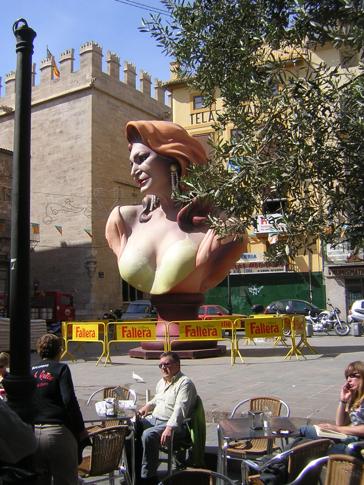 [lonja+falla.JPG]