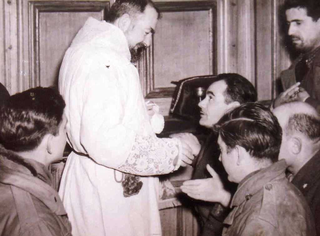 [Padre+Pio+12.jpg]