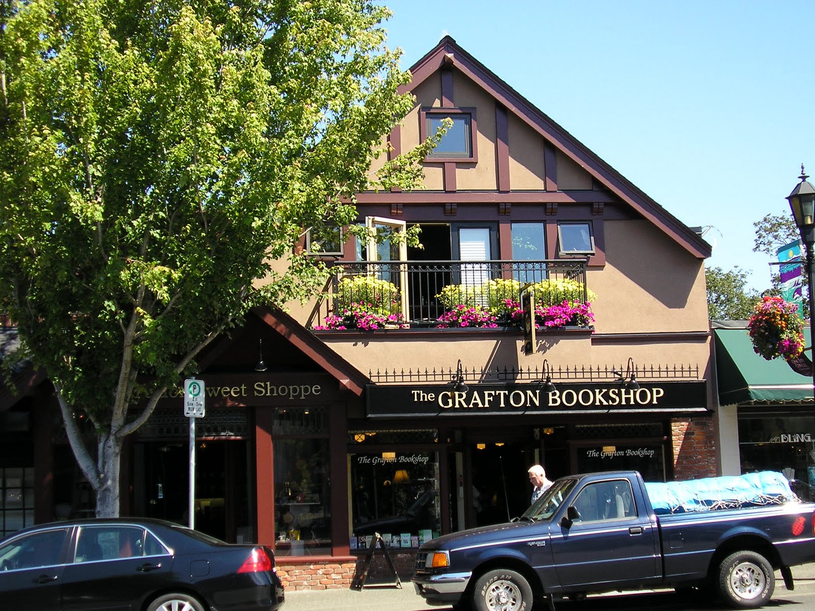 Ottavio Italian Bakery and Delicatessen, Oak Bay Village, Victoria