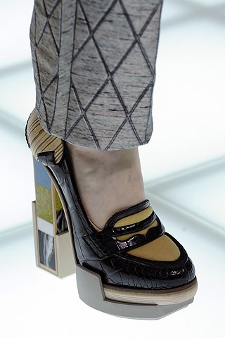 [Balenciaga2.jpg]