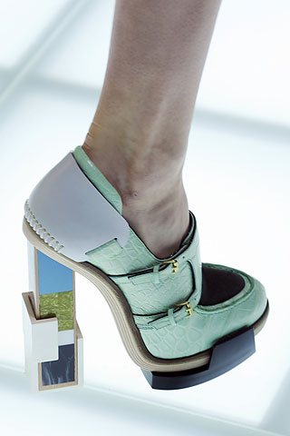 [Balenciaga3.jpg]