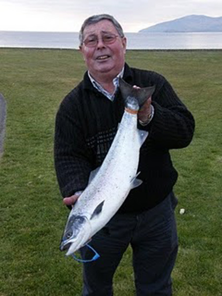 Michael O'Sullivan avec son saumon de 8lbs du 6 mars