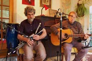 Wally Desmond (cornemuse) et Peter Sherborne (guitare classique)