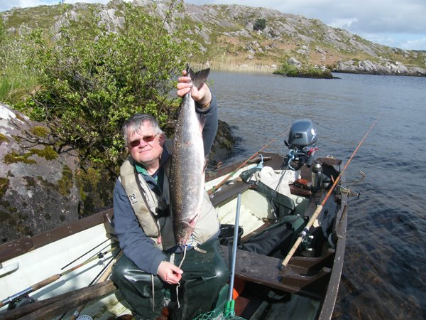 Grande est la renommee du lough Currane pour sa peche au saumon et a la truite de mer