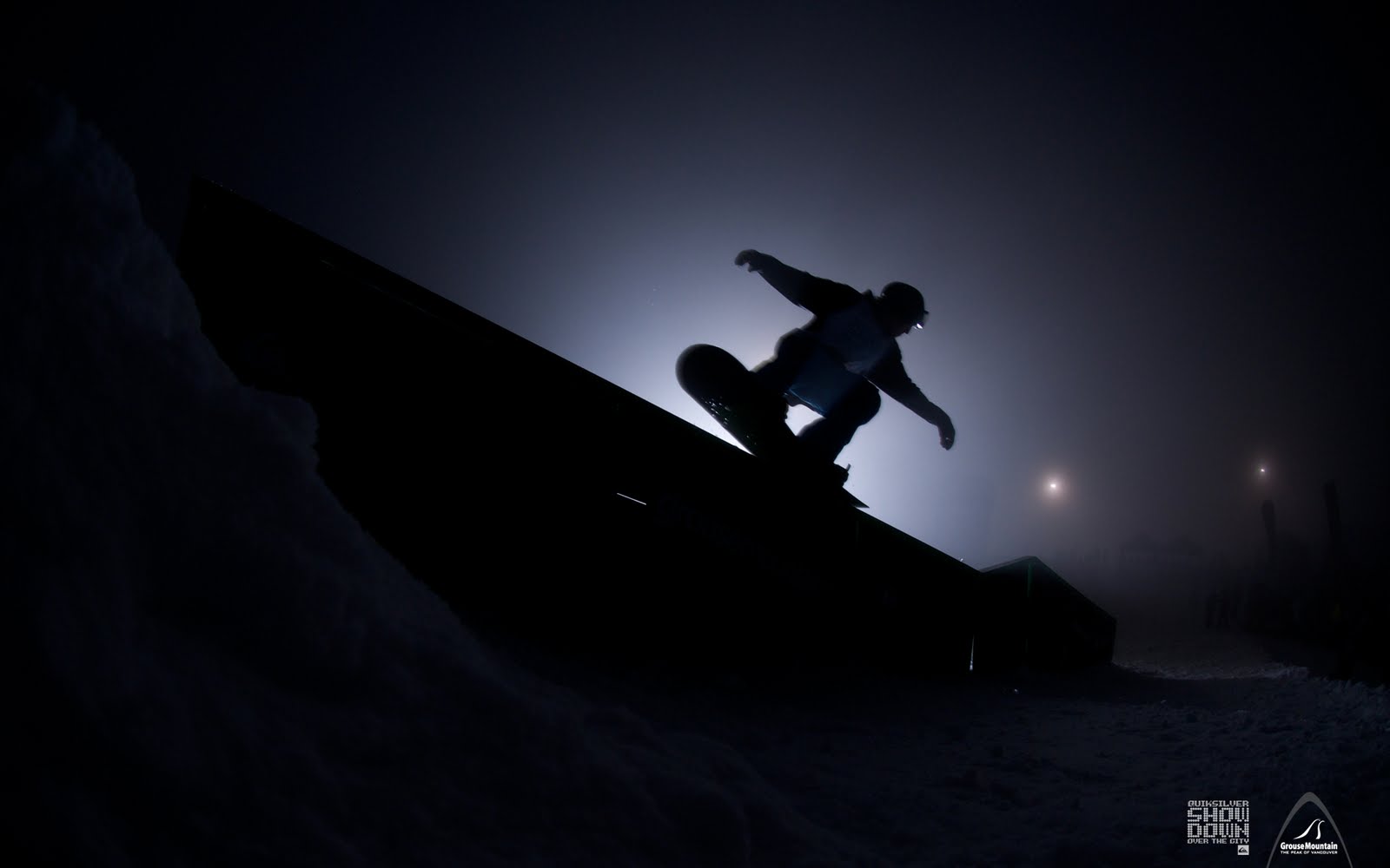 http://4.bp.blogspot.com/_2U3U6AwE-ZQ/TIC3gwBmRVI/AAAAAAAAAWc/w_i9r0fxrT4/s1600/snowboard-002%28www.TheWallpapers.org%29.jpg