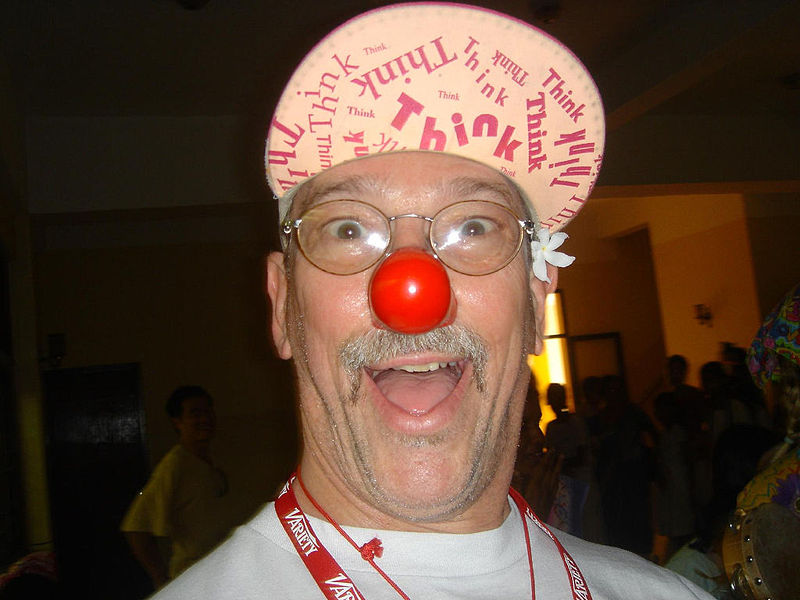 800px-Patch_Adams_at_Sarvodaya.jpg