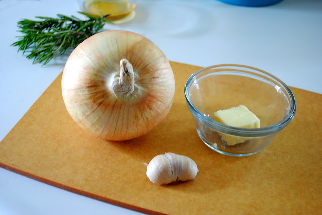 Caramelized Onion Bread ingredients