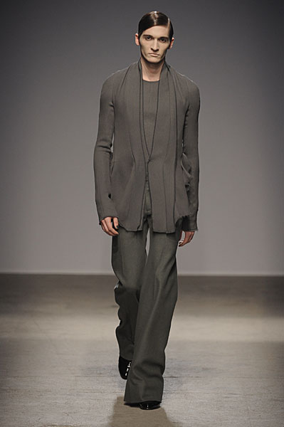 [PUGH_AW10_0401[1].jpg]